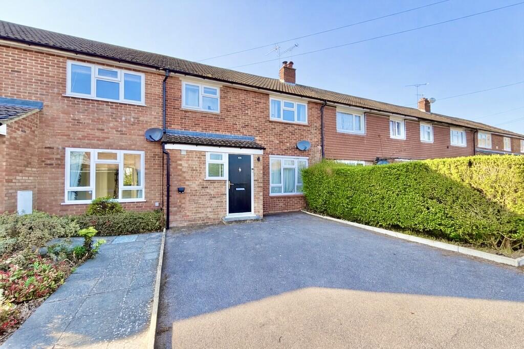 Main image of property: Middlemoor Road, Frimley