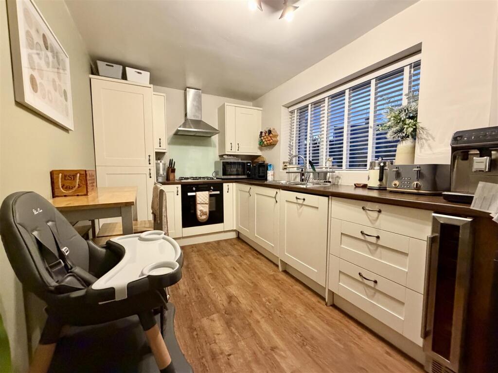 The Drive, Kippax, Leeds photo 4