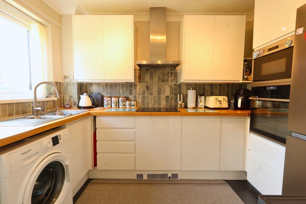 Apartment in East Hampshire, Clanfield - View 3