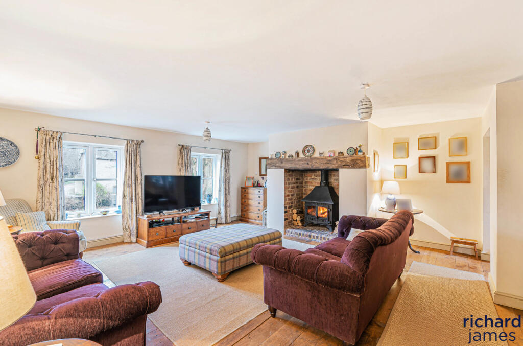 High Street, Kempsford, Gloucestershire, GL7 photo 4