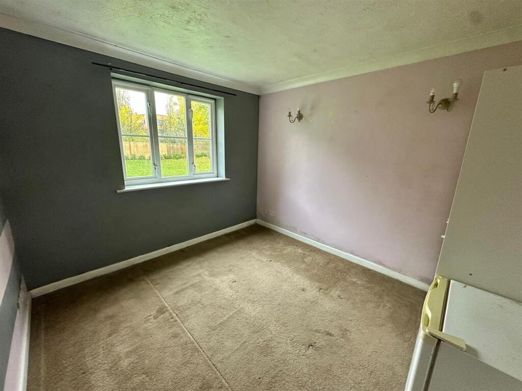 Minimax Close, Feltham photo 4