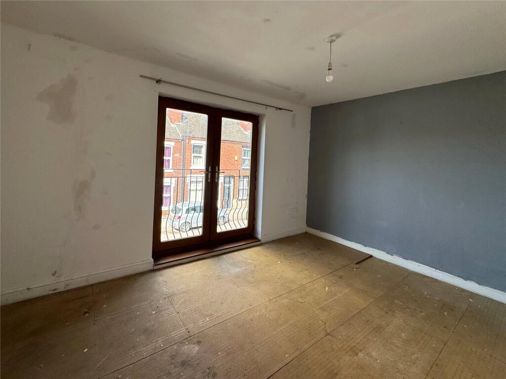 House in Stoke-on-Trent - View 4
