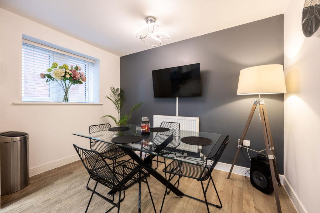 Vantage Copse, Bursledon, Southampton, Hampshire, SO31 photo 3