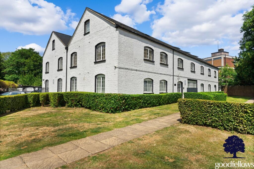 Main image of property: London Road, Mitcham, CR4