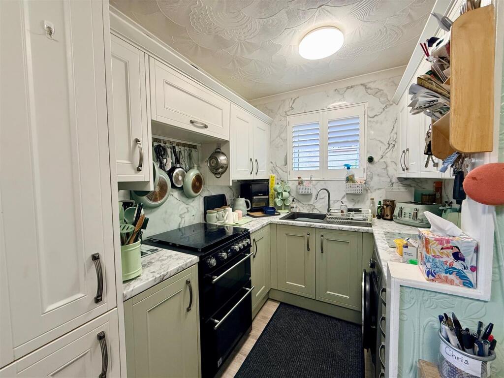 House in Plymouth, Woodford - View 3