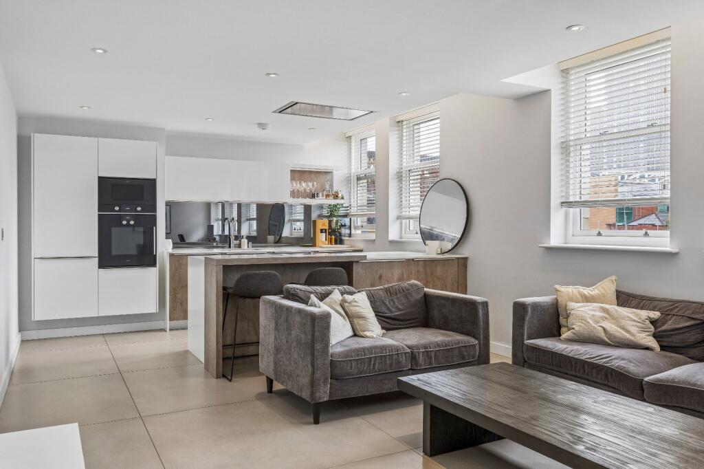 Apartment in Manchester - View 5