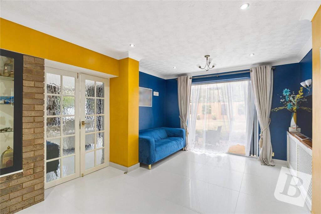 House in Romford - More