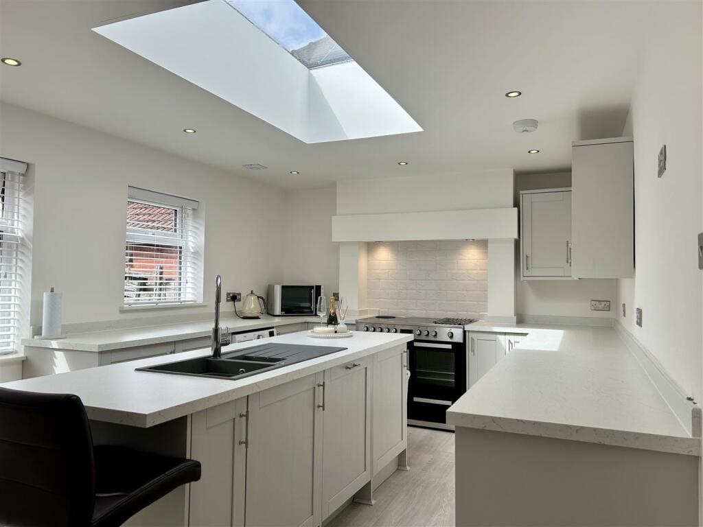 House in Dudley, Short Cross - View 2
