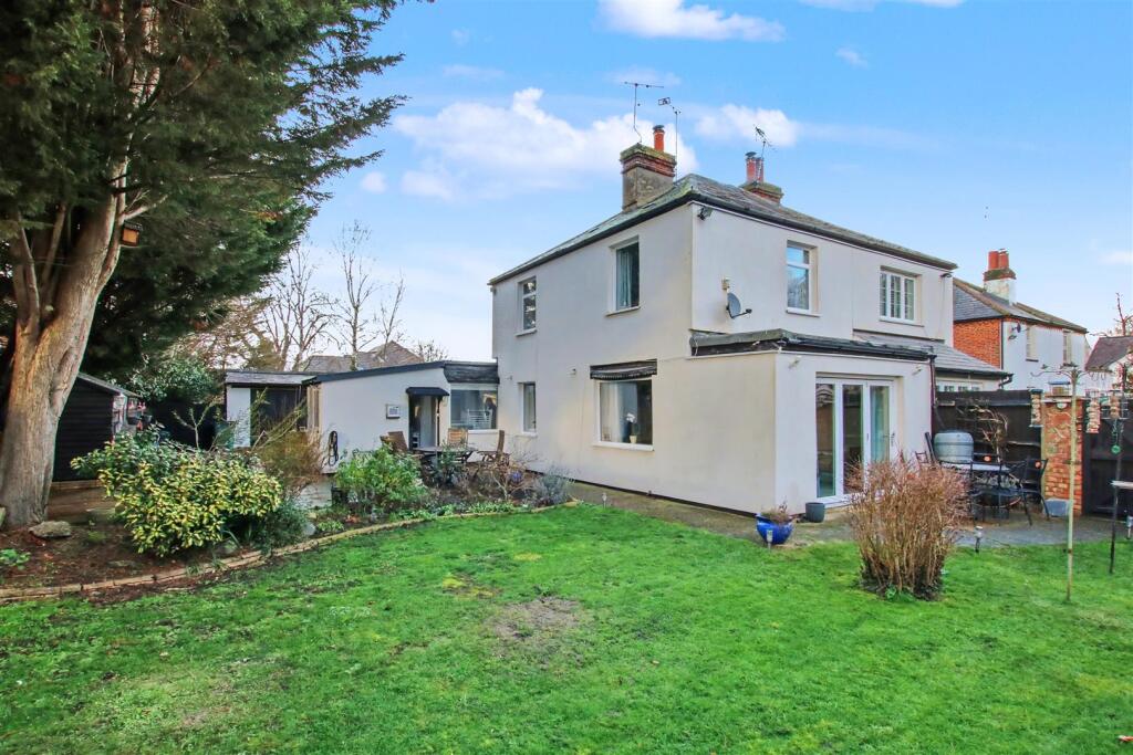 Main image of property: KINGSTON ROAD, LEATHERHEAD, KT22