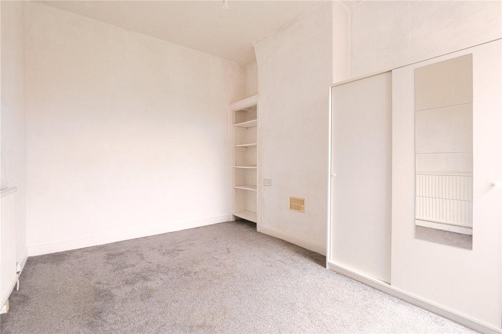 House in Tameside, Fairfield - More