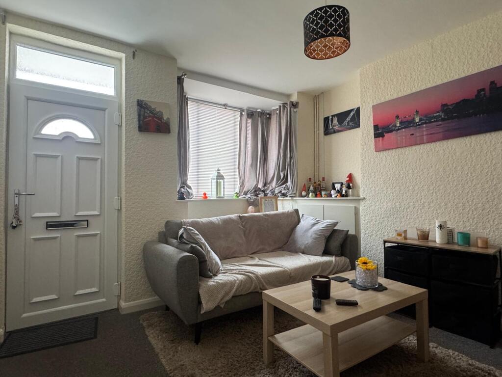 30 Lawn Road, Sutton-In-Ashfield, Nottinghamshire NG17 4LQ photo 2