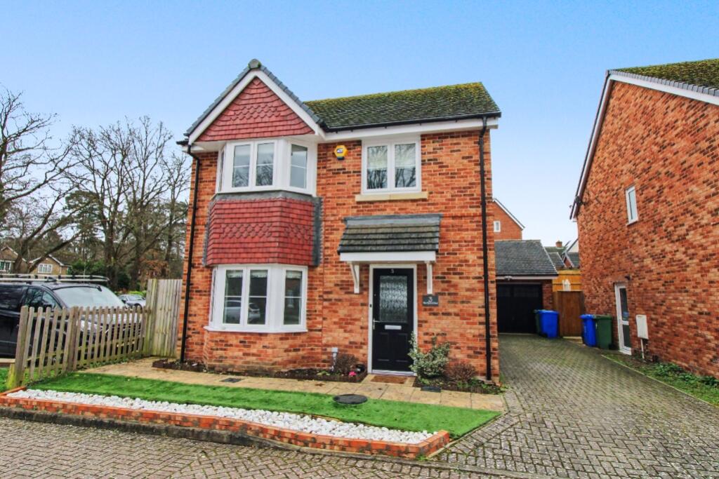 Main image of property: Dartford End, Farnborough, Hampshire, GU14