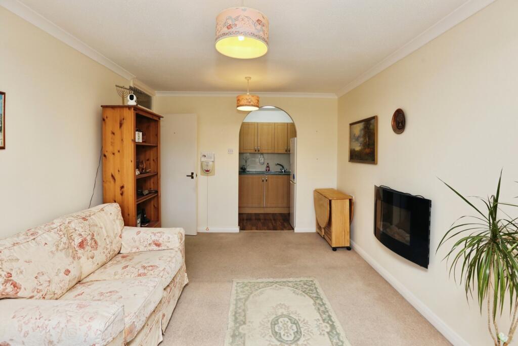 Apartment in Fareham, Locks Heath - View 5