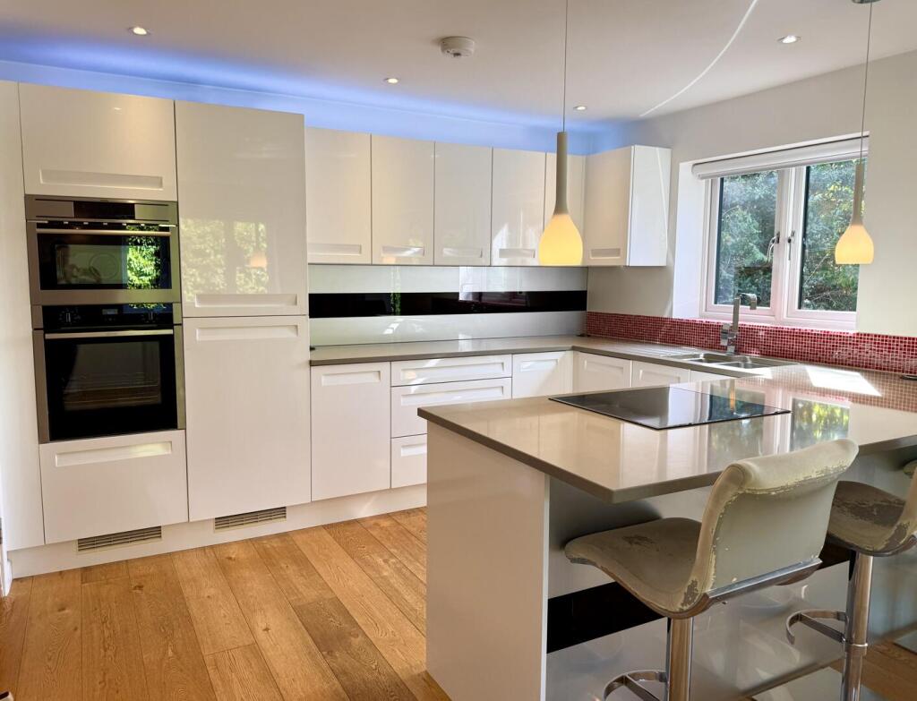 House in Redhill - View 4