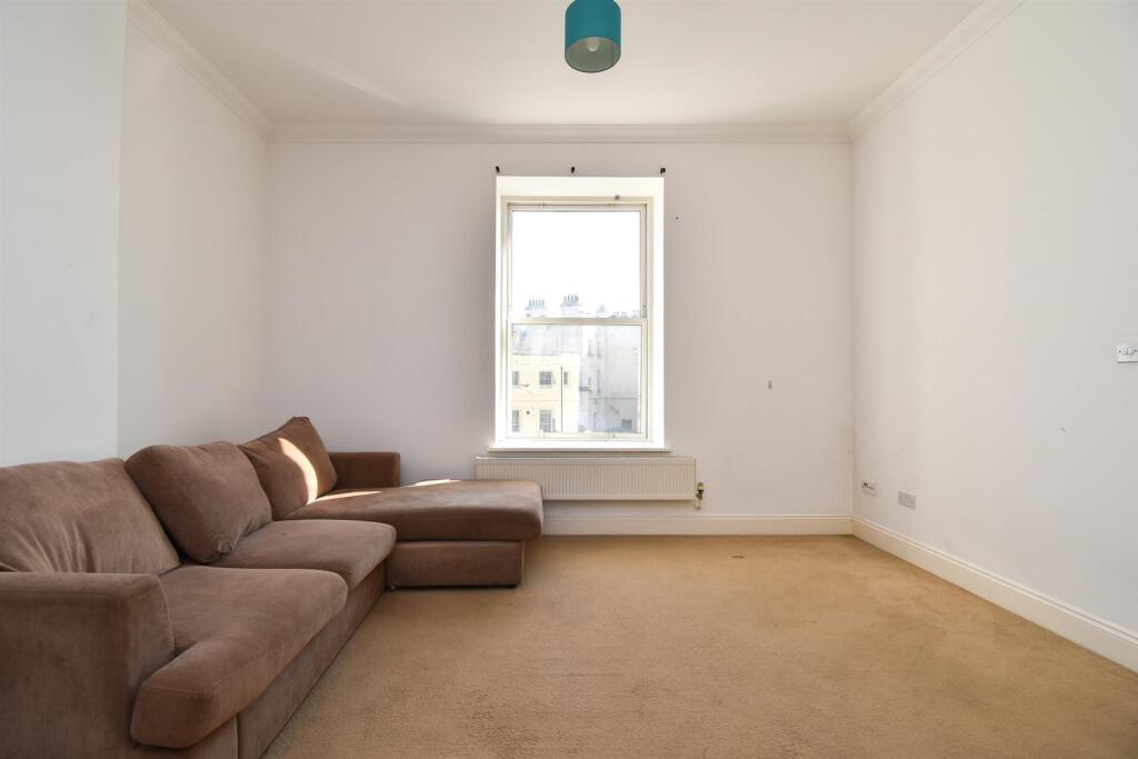 Apartment in Tonbridge - View 4