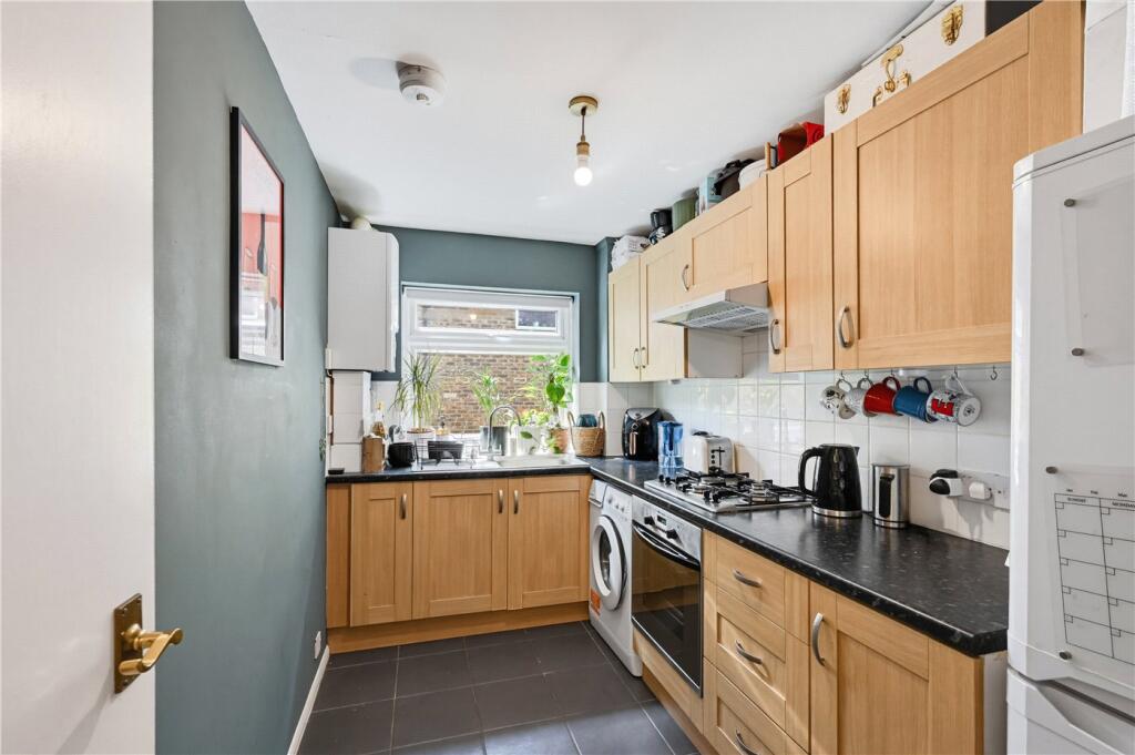 Apartment in London, London Borough of Bromley - View 5