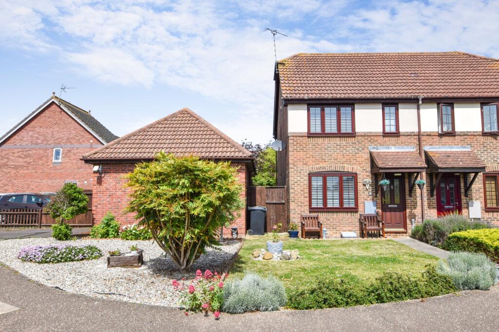 2-bed terraced on Falcon Mews, Maldon, £330,000