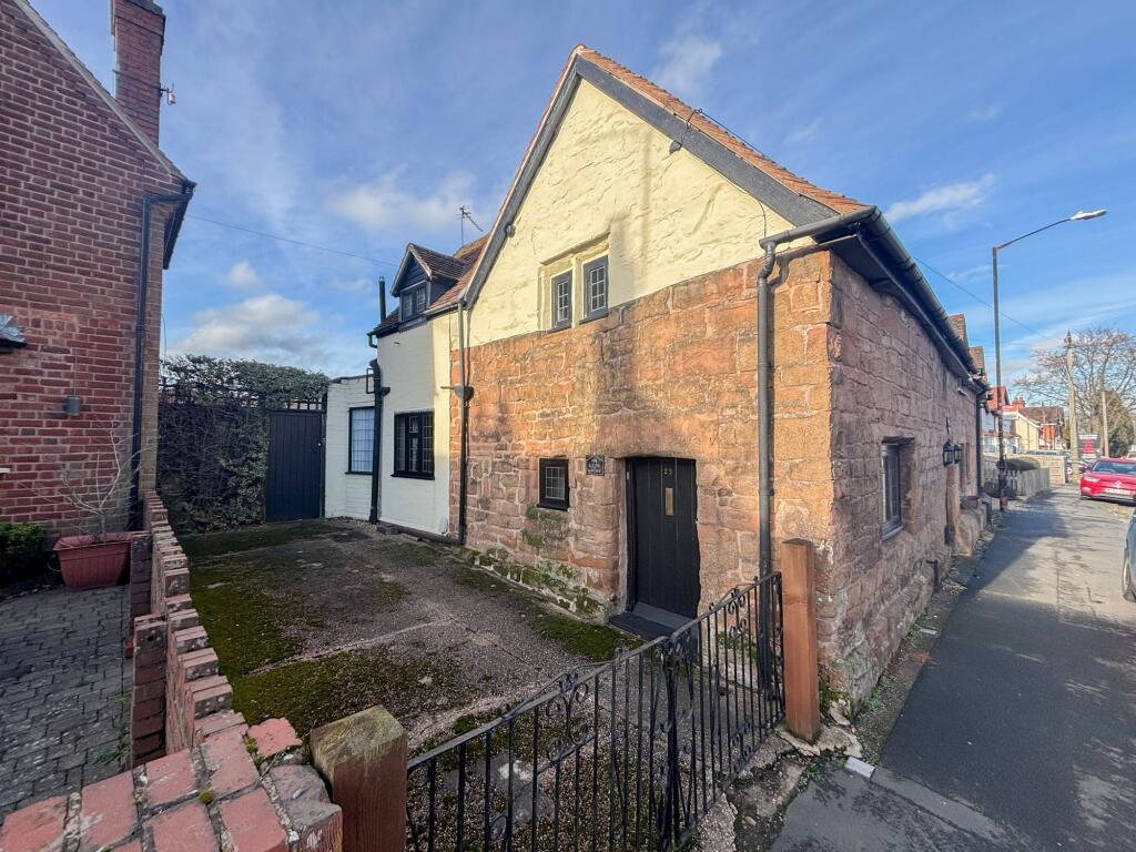 Main image of property: Clinton Lane, Kenilworth, CV8