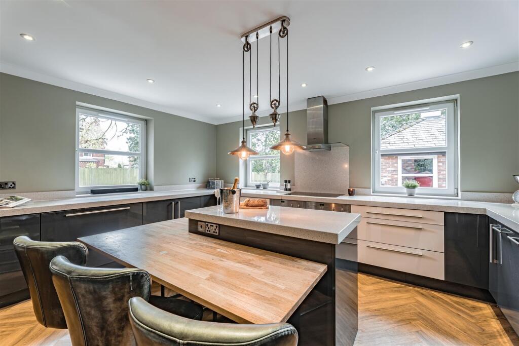 Treetops - 118a Chester Road, Northwich, CW8 4AN photo 2