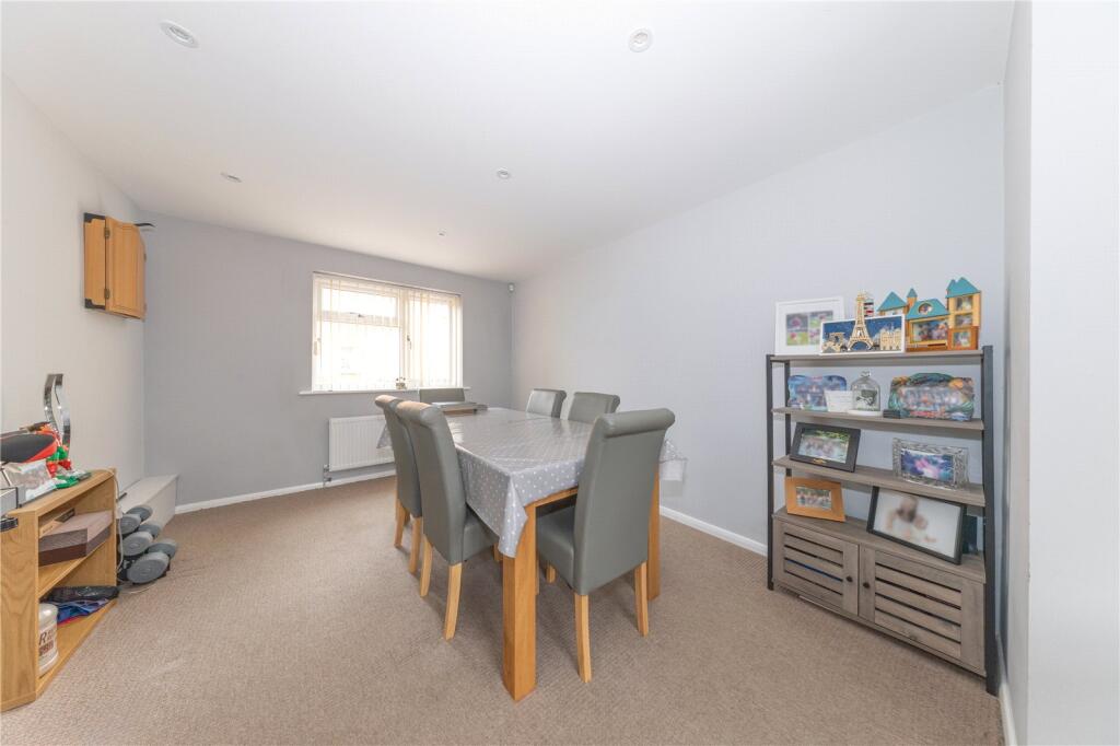 House in Luton, Wigmore - More