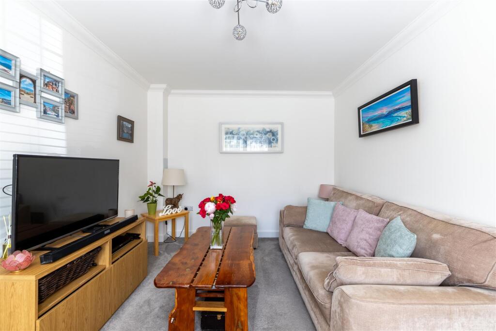 House in Perth - View 5