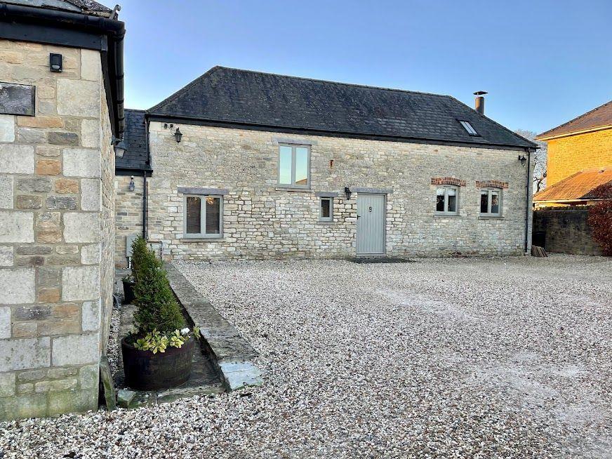 Main image of property: Annex at Oxleaze, Ducklington