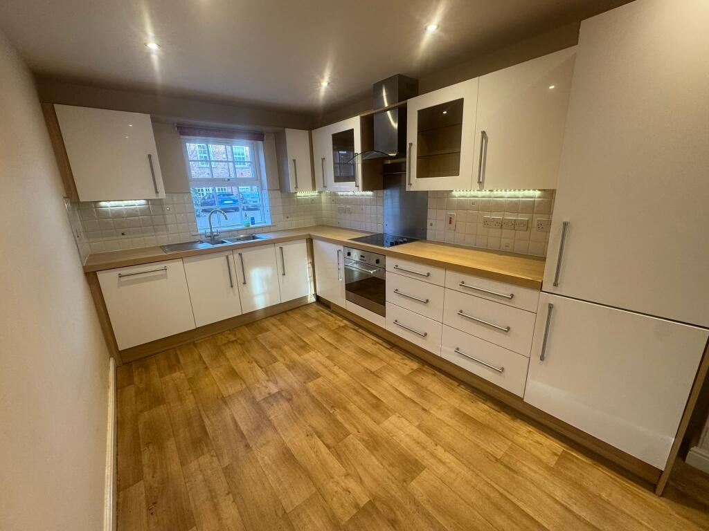 7 Flemingate Court, Beverley, HU17 0SZ photo 4
