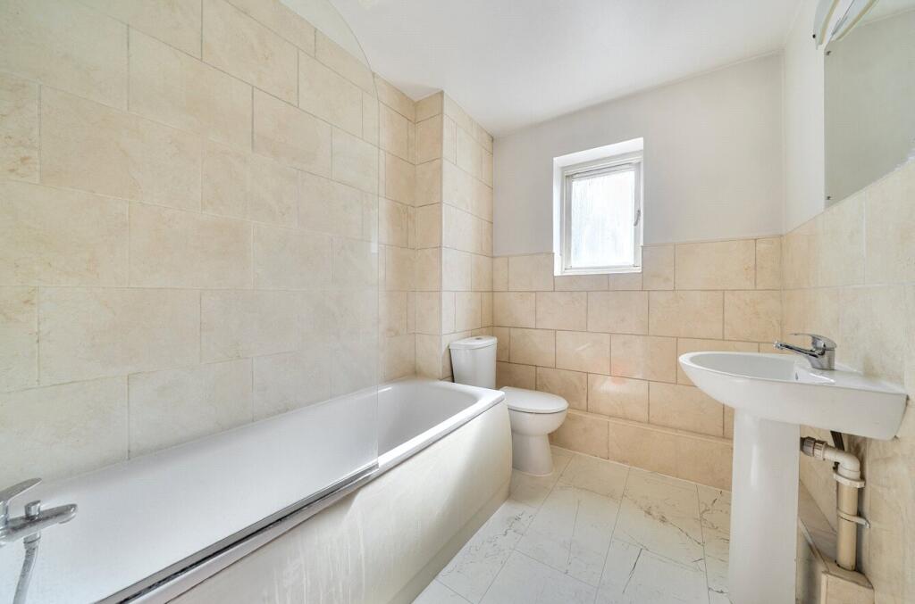 Apartment in London - More
