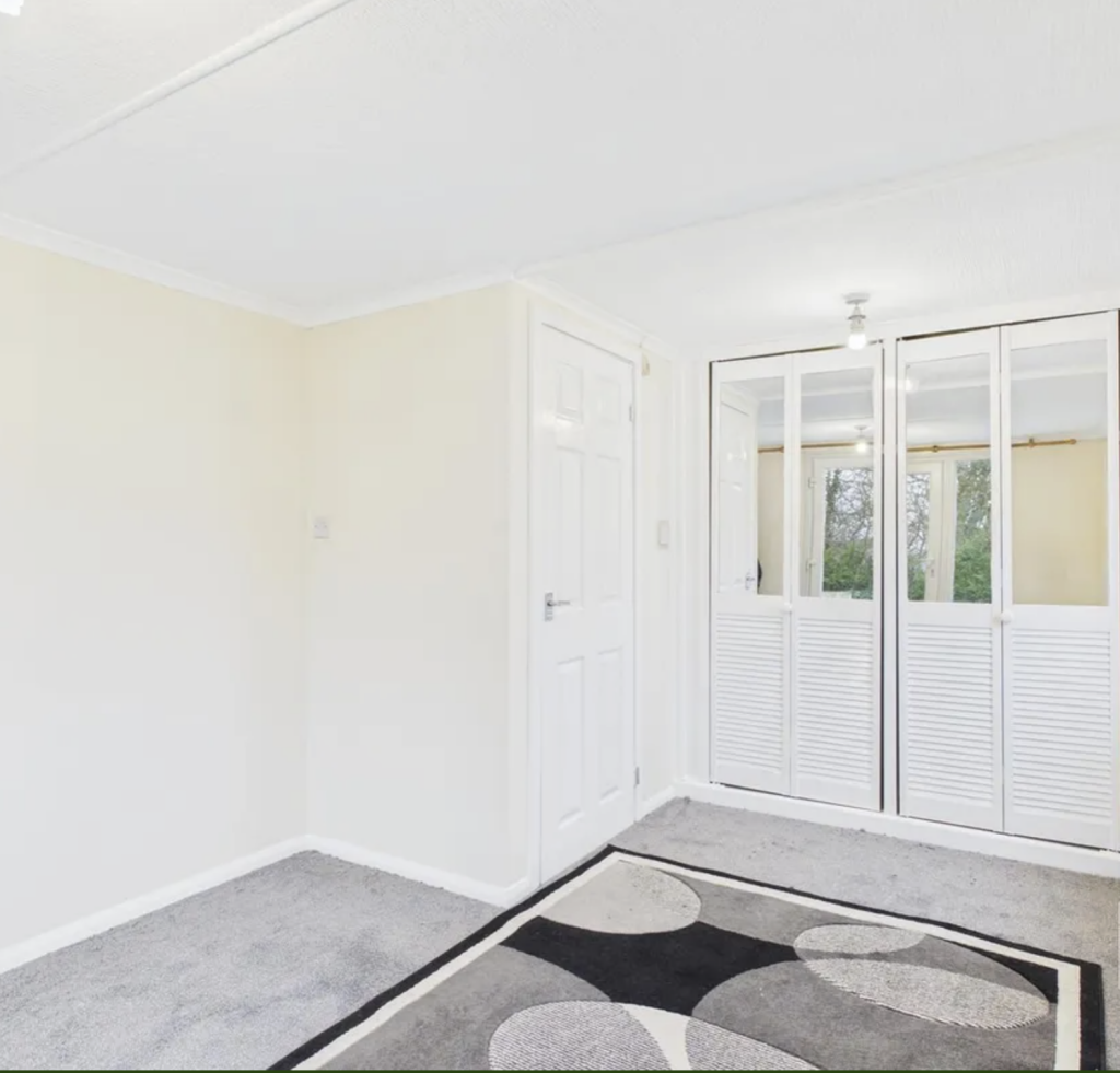 House in Hinckley and Bosworth, Wykin - More