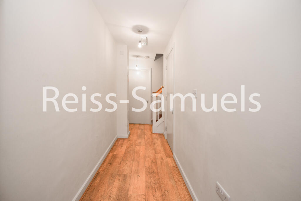 5 bedroom town house for rent
