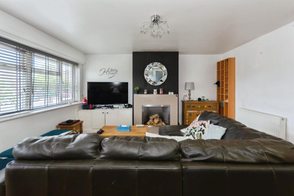 Apartment in Solihull, Shirley - More