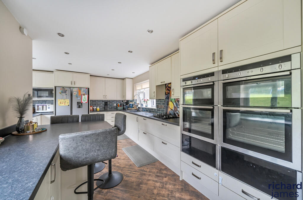 Purton Road, Swindon, Swindon, SN2 photo 4