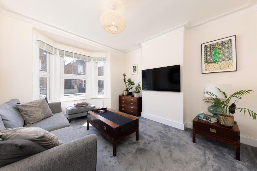 House in London - View 2
