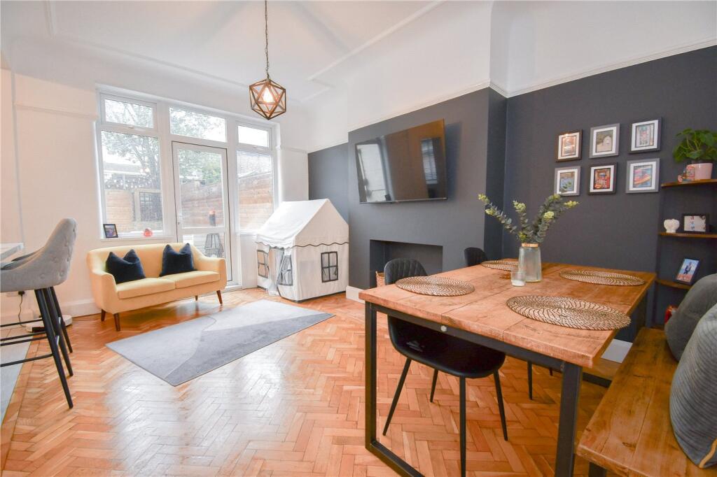 House in Wirral, Liverpool City Region - View 4