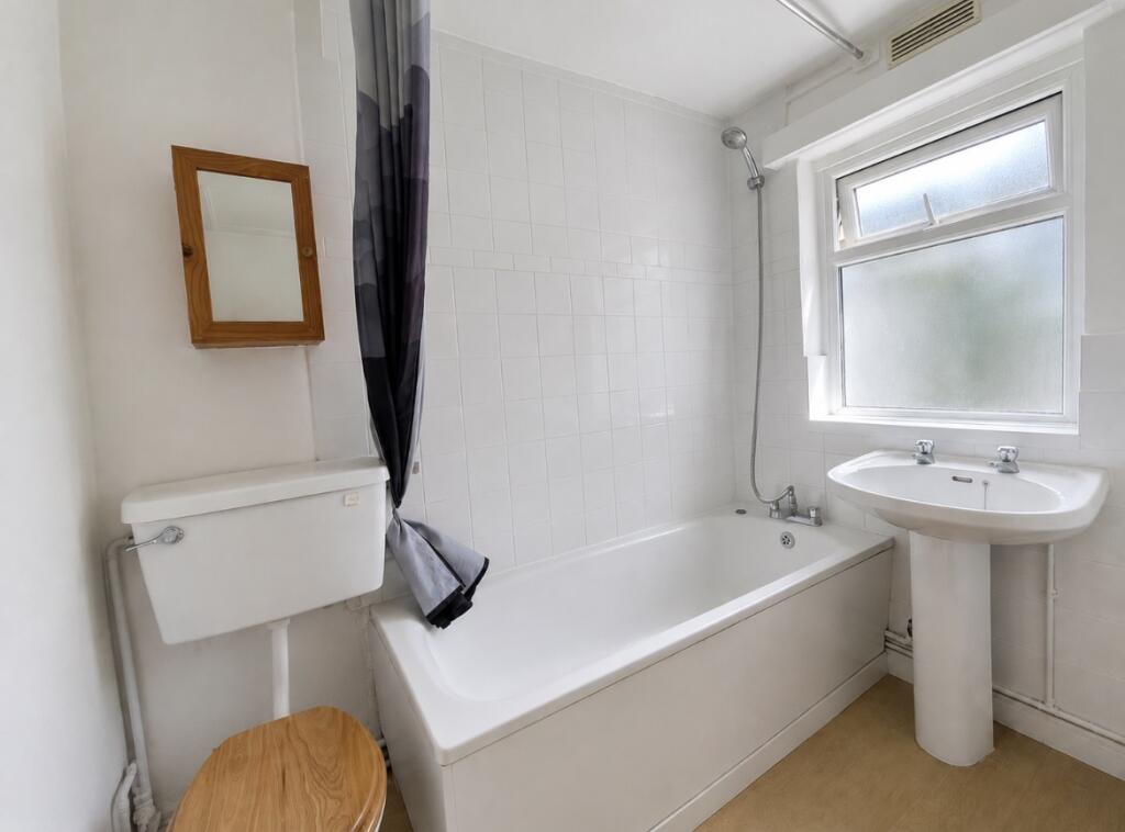 2 bedroom house for rent