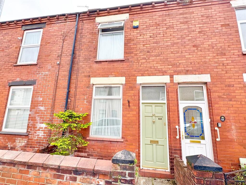 Main image of property: Oxford Street, Leigh