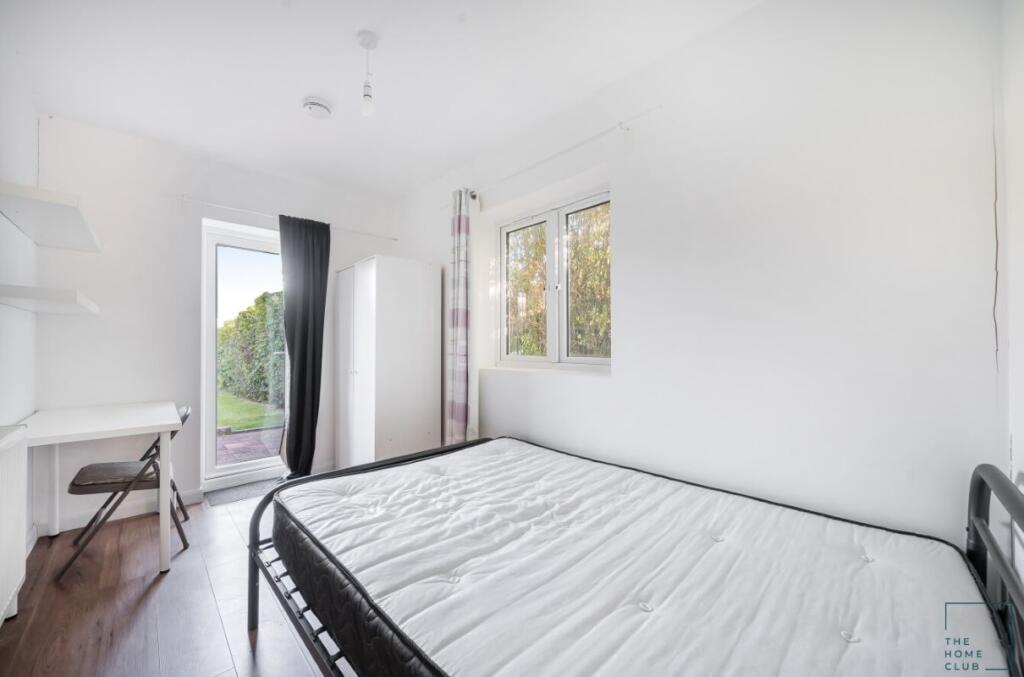 House in Guildford, Surrey - More
