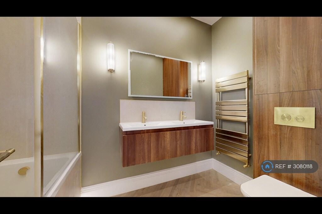 Apartment in London, Merton Park - More