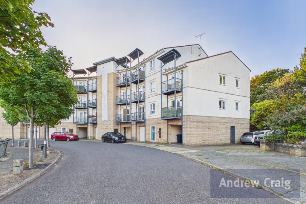 Apartment in Newcastle upon Tyne - View 4