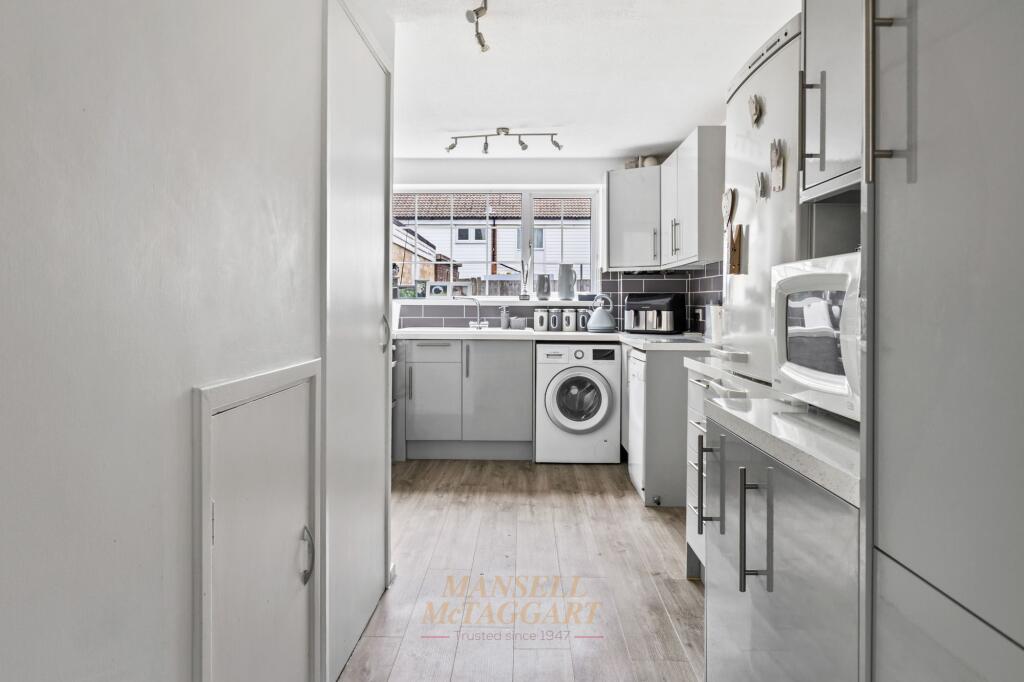 House in Reigate and Banstead, Meath Green, Horley - View 2