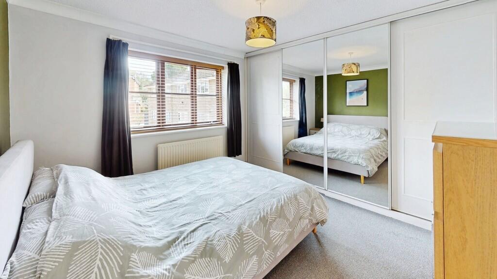 Apartment in Gloucester - More