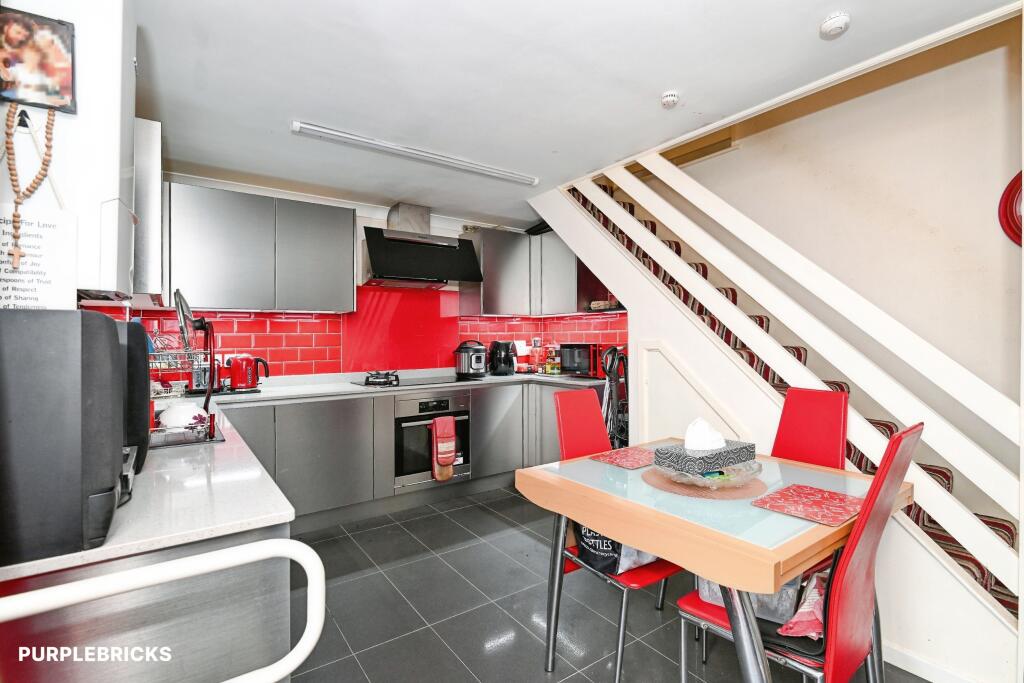 Main image of property: Granary Close, Gillingham, ME8