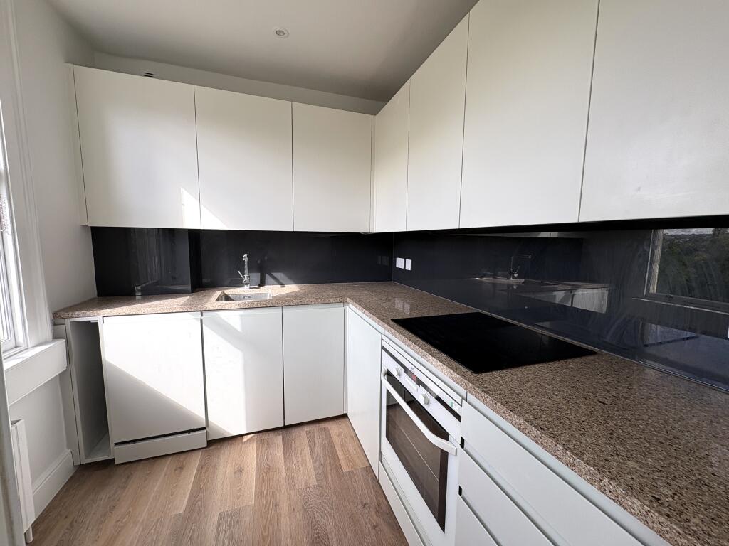 Apartment in Bath, Kingsmead - View 3