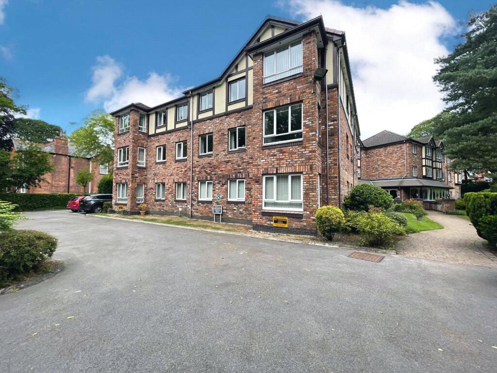 1-bed flat on Tabley Road, Knutsford, Cheshire, WA16, £125,000