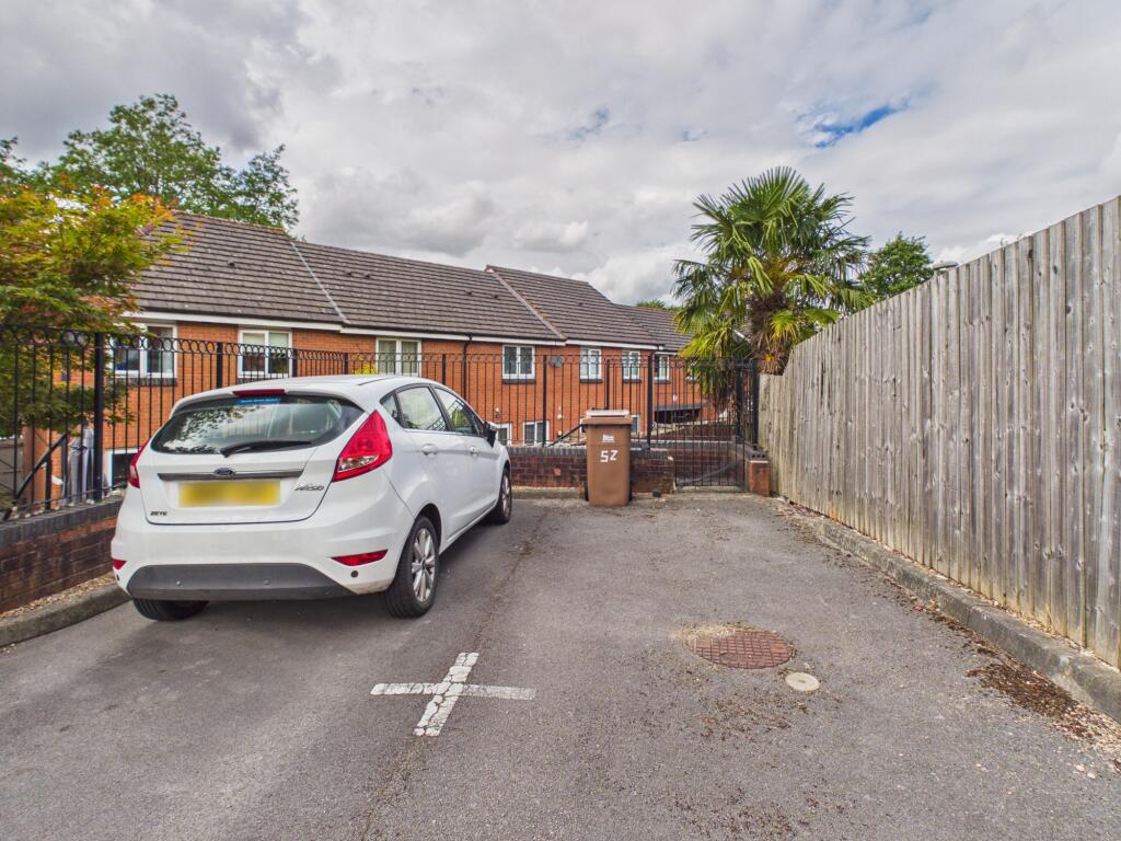 House in Stoke-on-Trent - View 2