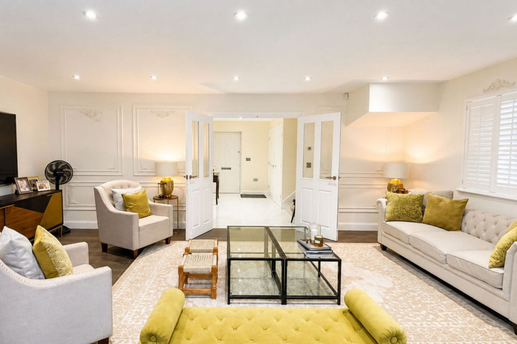 House in Caddington, Central Bedfordshire - More