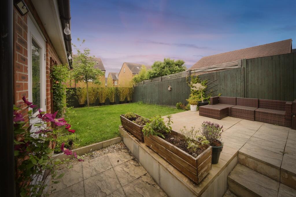 Abacot Grove, Houghton Regis, Dunstable photo 2