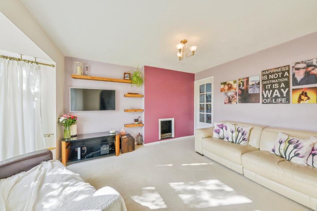 Additional image 2 of Knightsfield, Welwyn Garden City, AL8