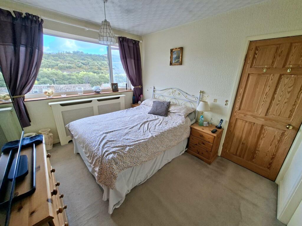 Smithy Moor Avenue, Stocksbridge, S36 photo 2