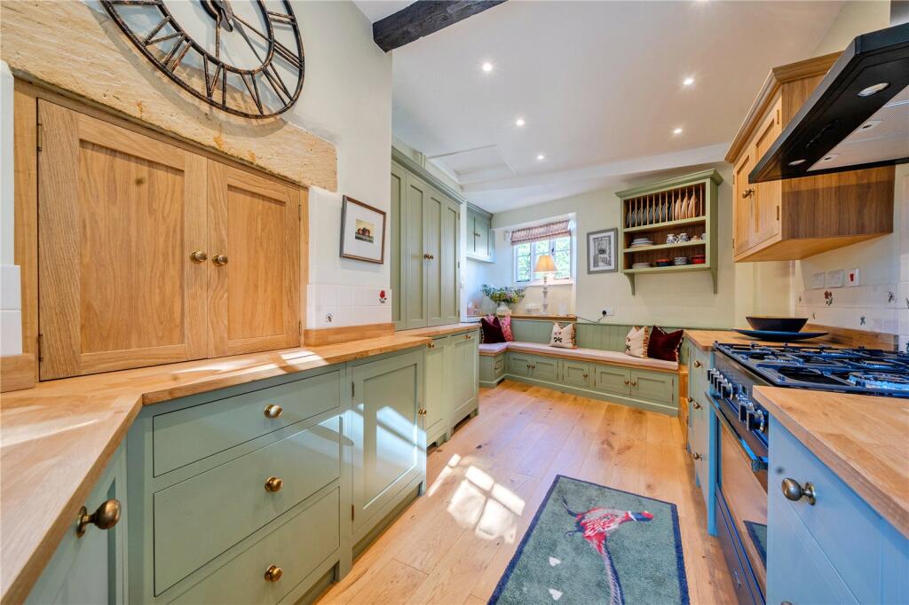 House in West Oxfordshire, Shipton-under-Wychwood - View 4